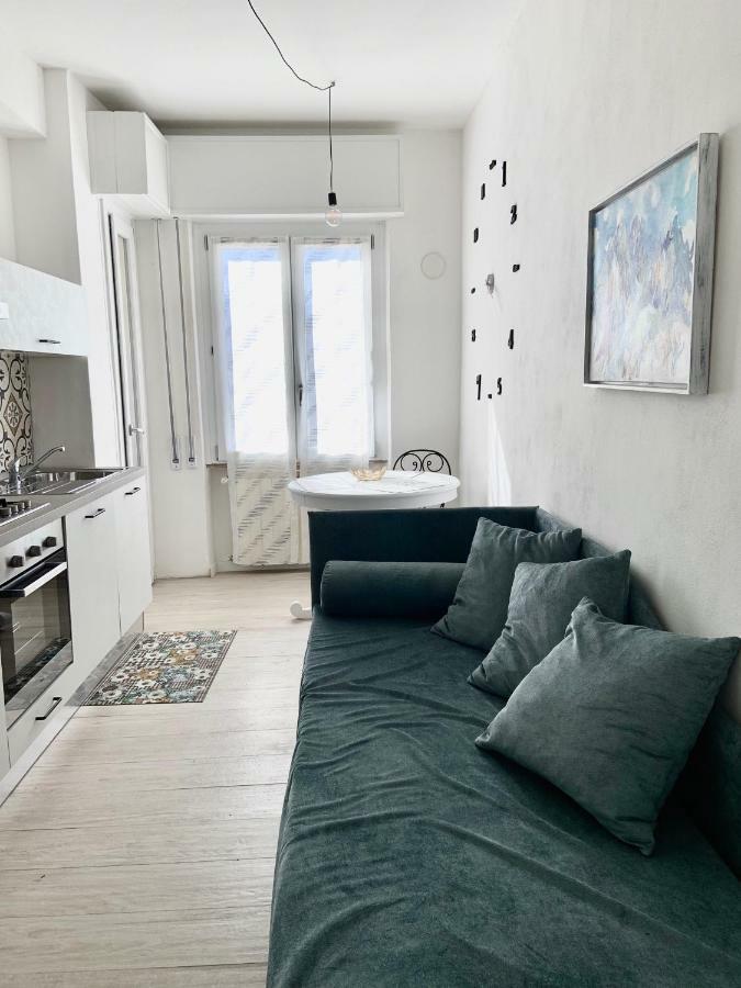 Rosy'S Flat Apartment La Spezia Bagian luar foto