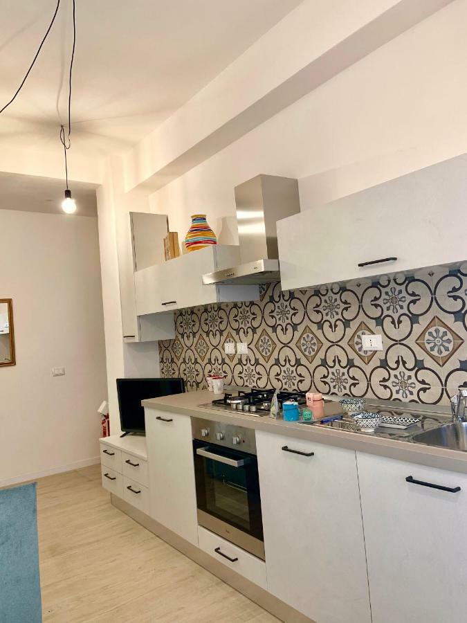 Rosy'S Flat Apartment La Spezia Bagian luar foto