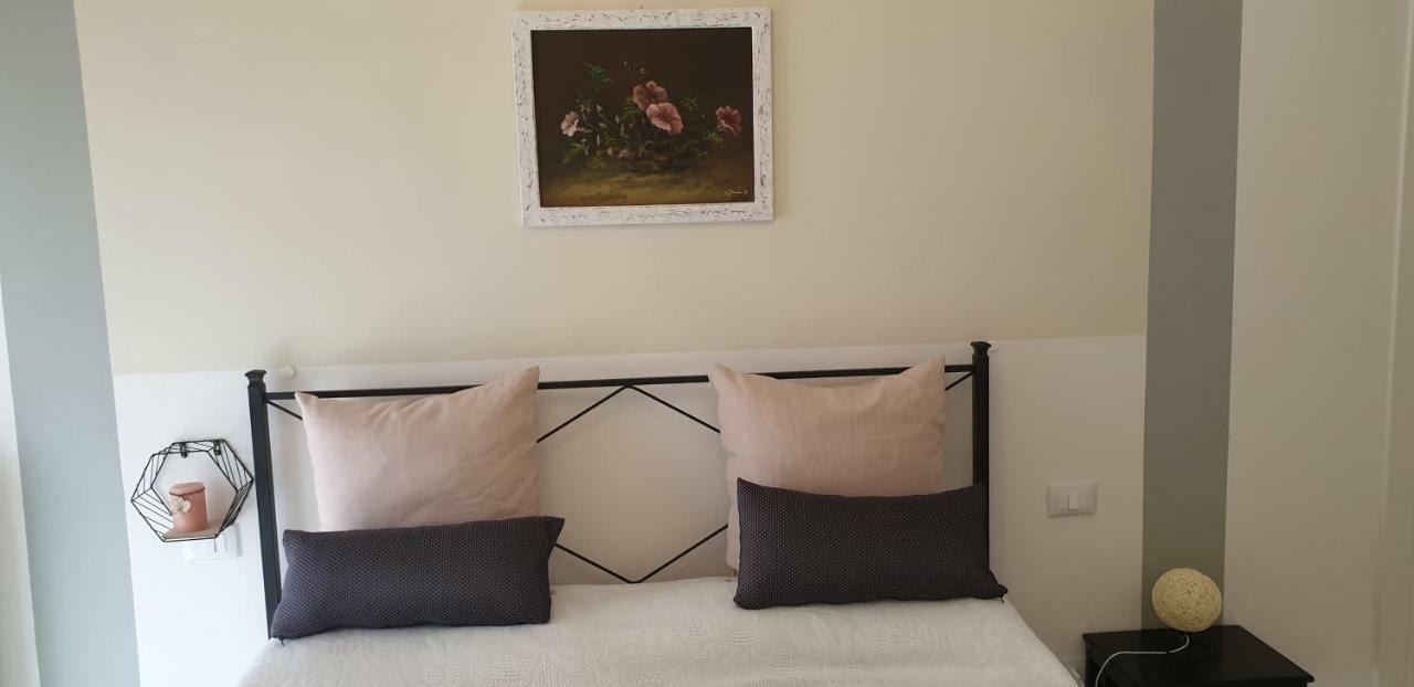 Rosy'S Flat Apartment La Spezia Bagian luar foto